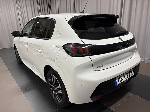 Peugeot 208 3 of 14