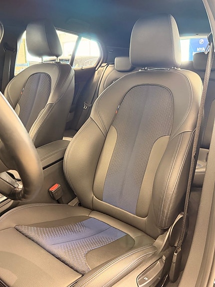 BMW 118d 4 of 14
