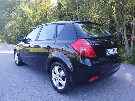 Kia Ceed 3 of 23
