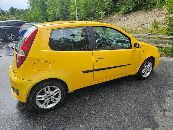 Fiat Punto 3 of 9