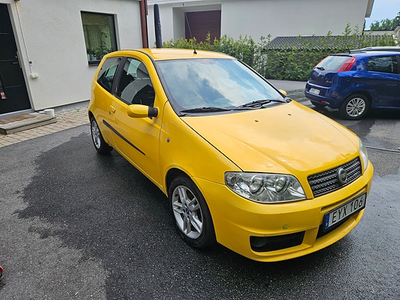 Fiat Punto 2 of 9