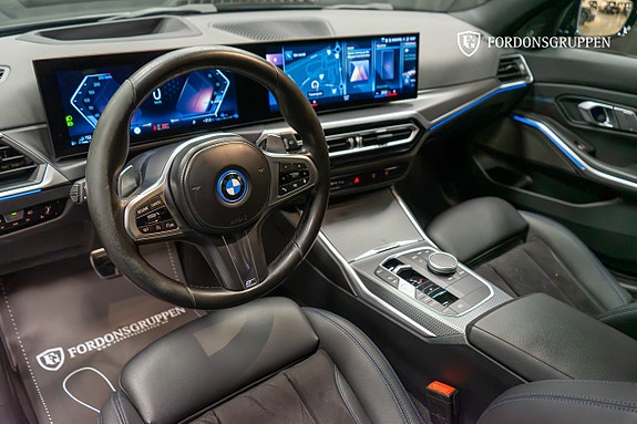 BMW 330e 13 of 25