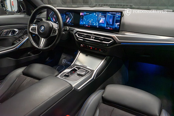 BMW 330e 18 of 25