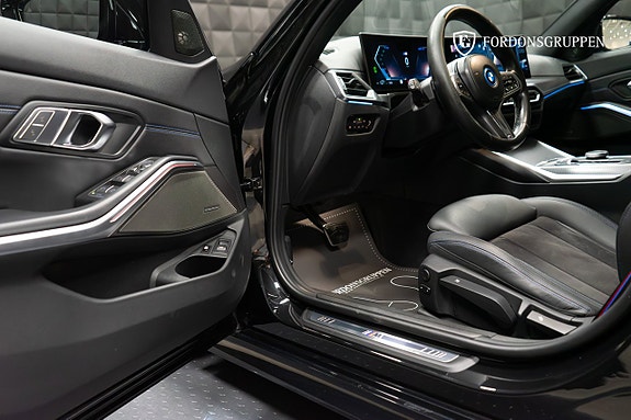 BMW 330e 10 of 25