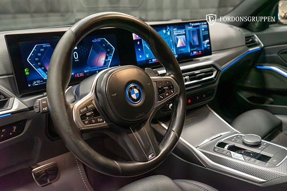BMW 330e 14 of 25