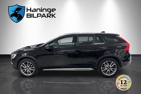 Volvo V60 Cross Country 11 of 26