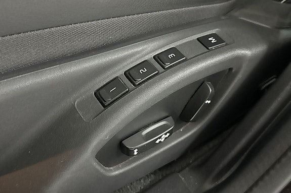 Volvo V60 Cross Country 24 of 26