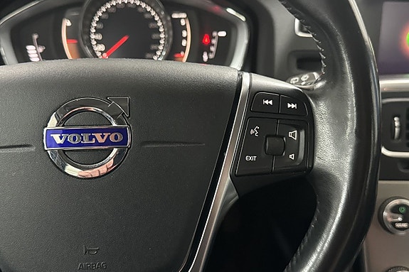 Volvo V60 Cross Country 23 of 26