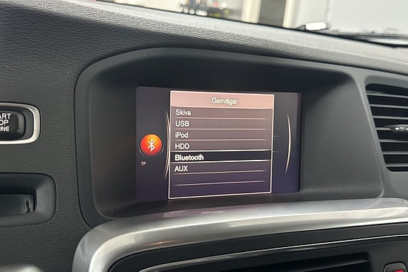 Volvo V60 Cross Country 19 of 26