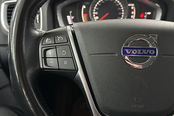 Volvo V60 Cross Country 22 of 26