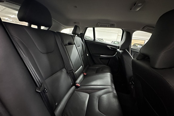Volvo V60 Cross Country 16 of 26