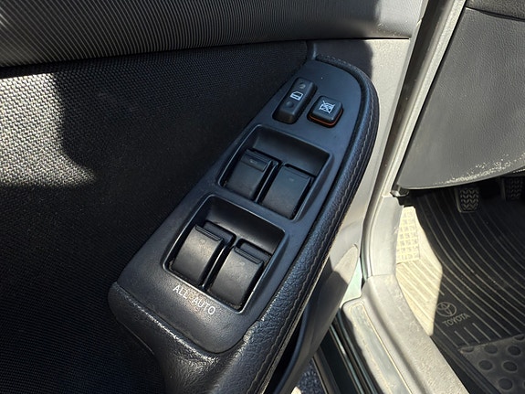 Toyota Avensis 14 of 17