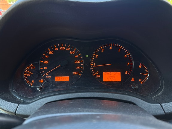 Toyota Avensis 13 of 17
