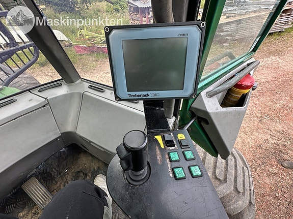 Timberjack 810B 20 of 27