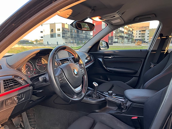 BMW 116d 4 of 5