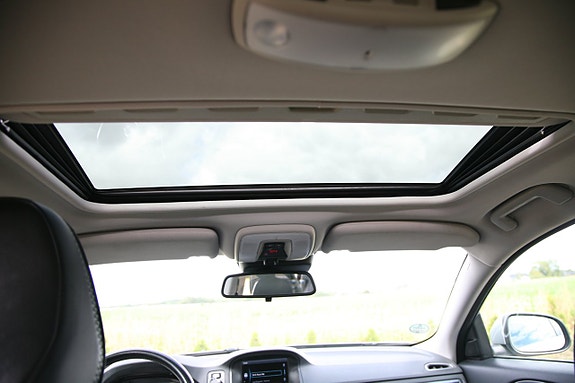 Volvo V70 19 of 27