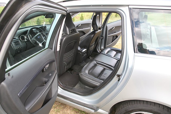 Volvo V70 22 of 27