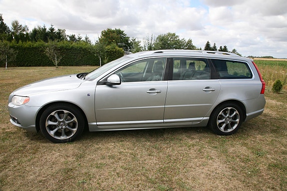 Volvo V70 6 of 27