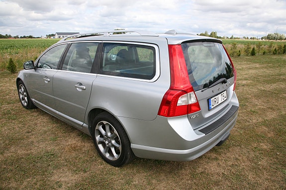 Volvo V70 10 of 27
