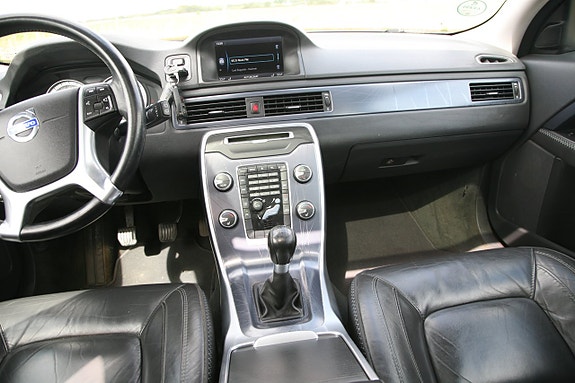 Volvo V70 18 of 27