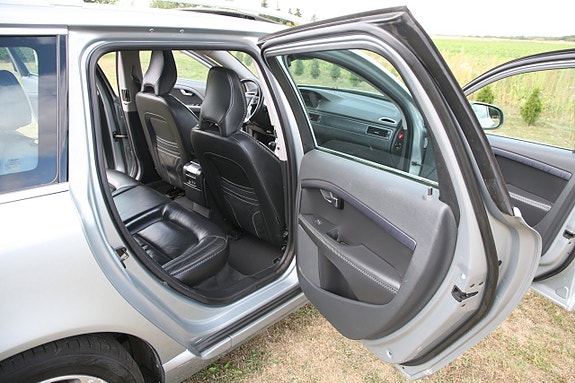 Volvo V70 24 of 27