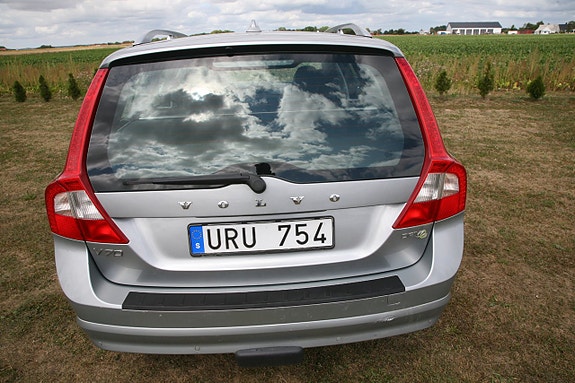 Volvo V70 12 of 27