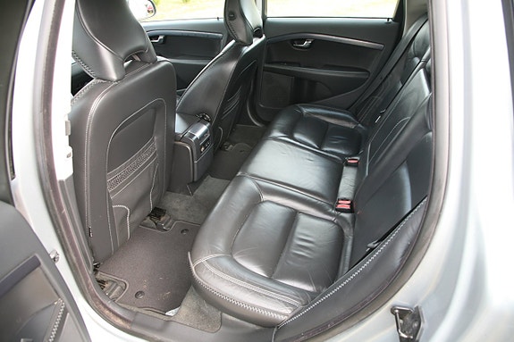 Volvo V70 20 of 27
