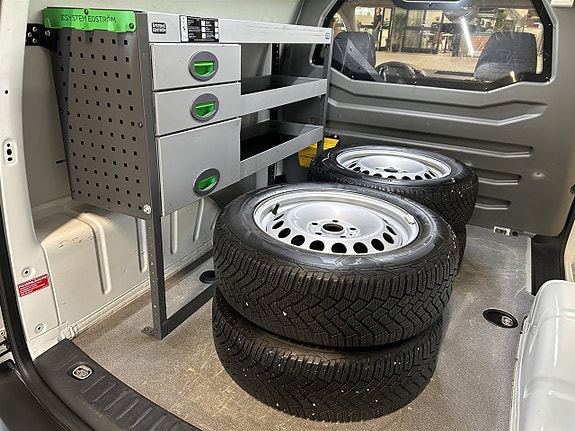 Volkswagen Caddy 15 of 27