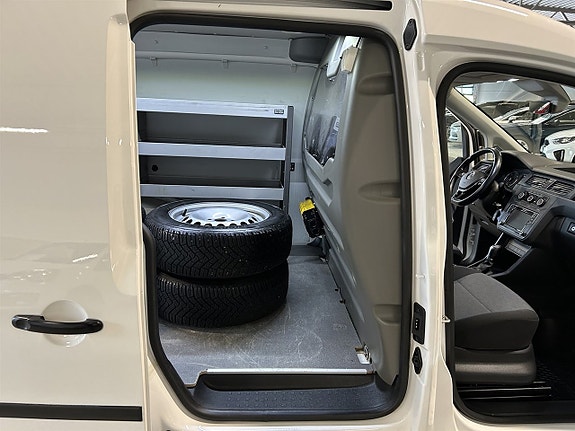 Volkswagen Caddy 17 of 27