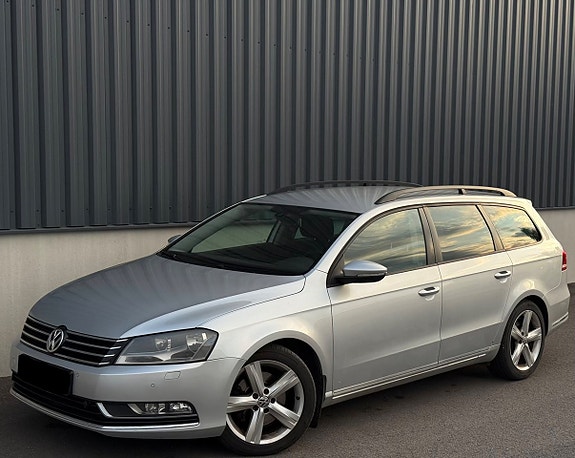 Volkswagen Passat 2 of 12