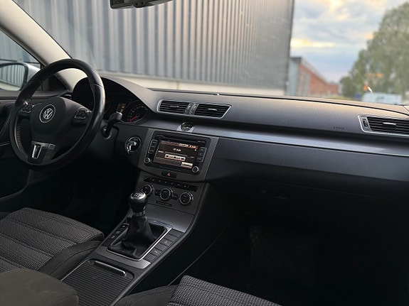 Volkswagen Passat 11 of 12