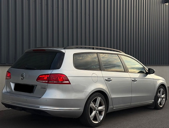 Volkswagen Passat 8 of 12