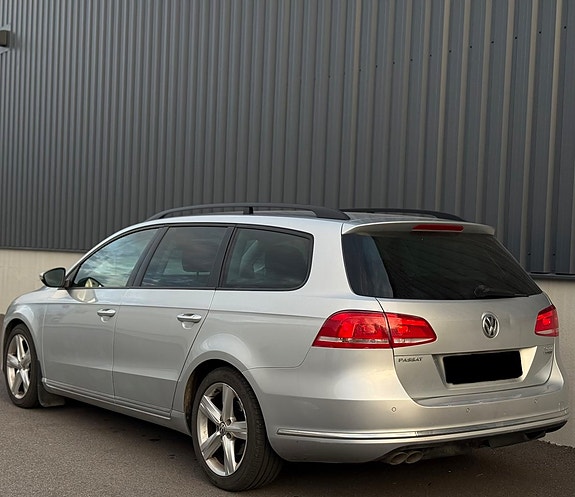 Volkswagen Passat 9 of 12