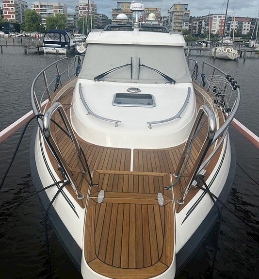 Aquador 35 C  2 x 260 Mercruiser 3.0 TDI 3 of 30