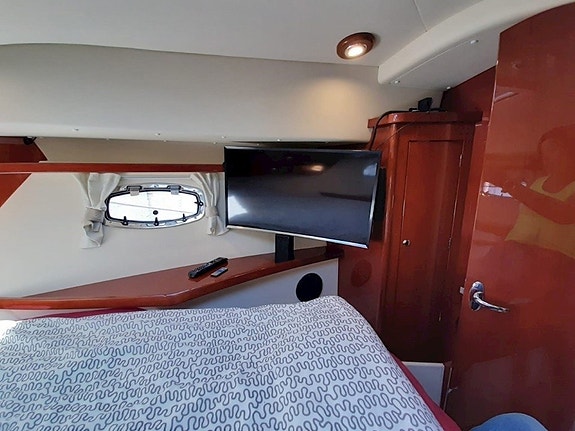 Aquador 35 C  2 x 260 Mercruiser 3.0 TDI 22 of 30