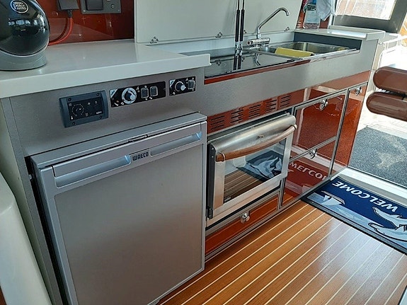 Aquador 35 C  2 x 260 Mercruiser 3.0 TDI 17 of 30