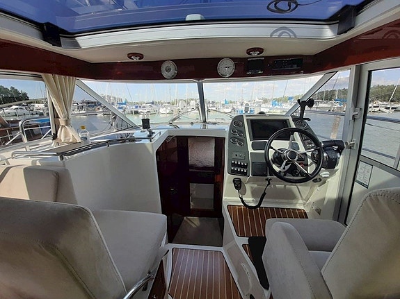 Aquador 35 C  2 x 260 Mercruiser 3.0 TDI 11 of 30