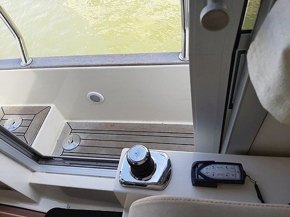 Aquador 35 C  2 x 260 Mercruiser 3.0 TDI 13 of 30