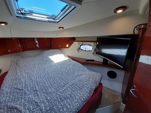 Aquador 35 C  2 x 260 Mercruiser 3.0 TDI 21 of 30