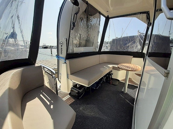 Aquador 35 C  2 x 260 Mercruiser 3.0 TDI 5 of 30