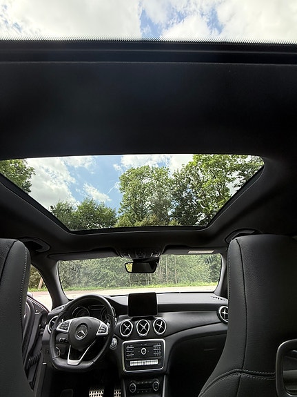 Mercedes-Benz GLA200 6 of 6