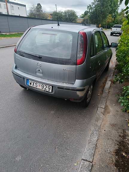 Opel Corsa 3 of 3