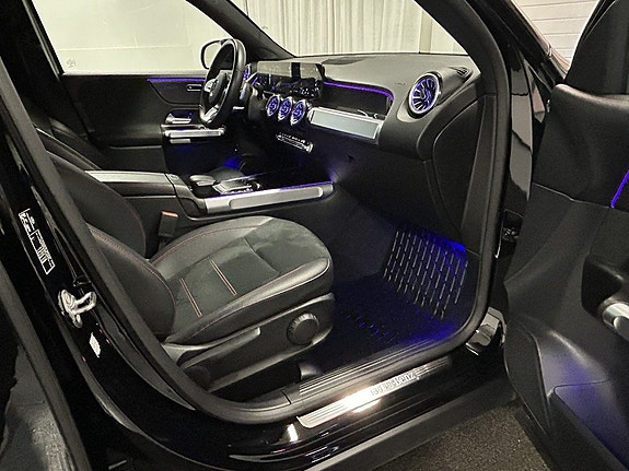 Mercedes-Benz GLB220 d 7 of 20