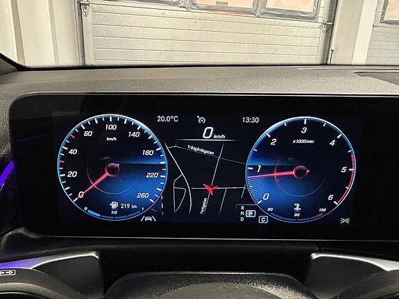 Mercedes-Benz GLB220 d 18 of 20