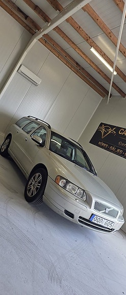 Volvo V70 3 of 15