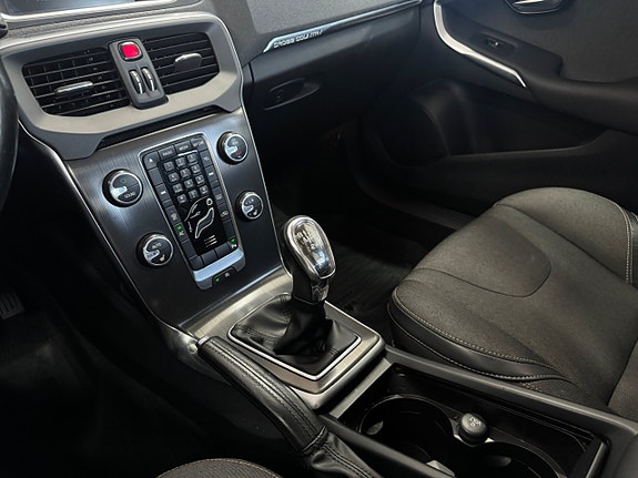 Volvo V40 Cross Country 17 of 23