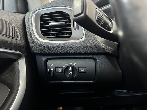 Volvo V40 Cross Country 11 of 23