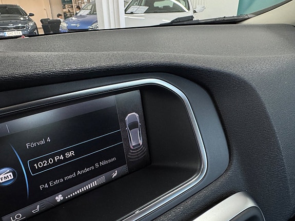 Volvo V40 Cross Country 15 of 23