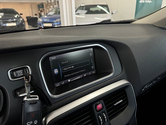 Volvo V40 Cross Country 14 of 23