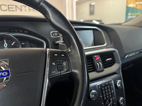 Volvo V40 Cross Country 9 of 23